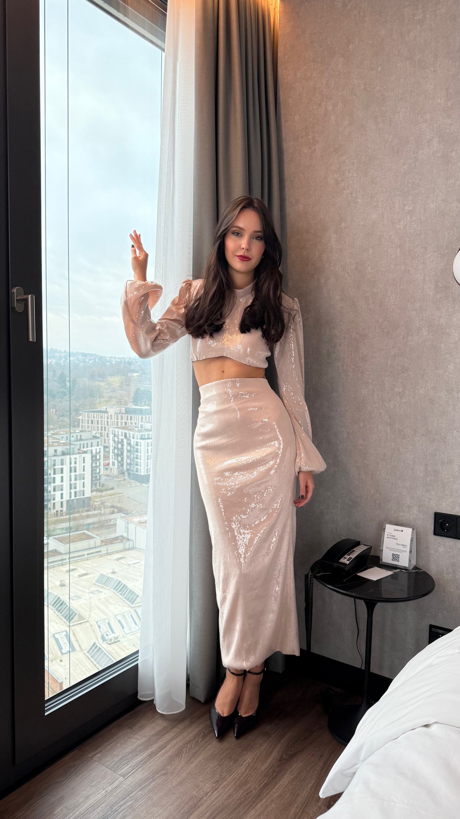 Two-Piece Sequin Set nude